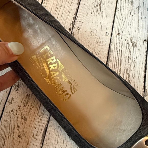 Salvatore Ferragamo Gray Heels with Sophisticated Design size 9 - Picture 5 of 9